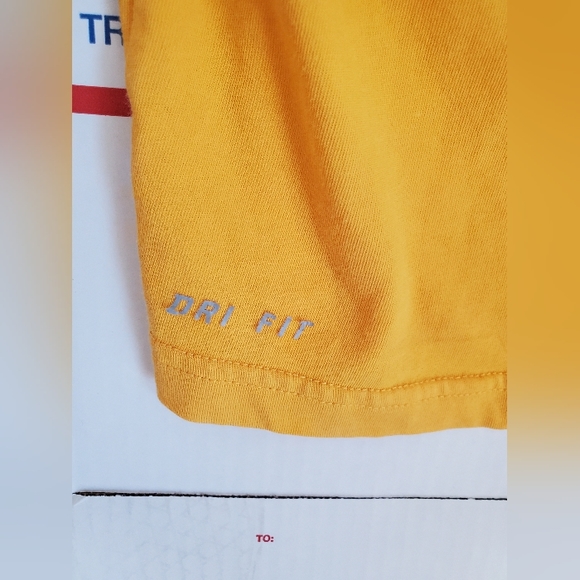 Nike dri fit shirt - Picture 2 of 4